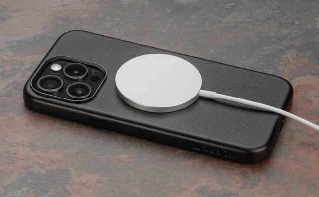 iPhone 15 Pro Leren Hoesje (MagSafe) Feature Focus