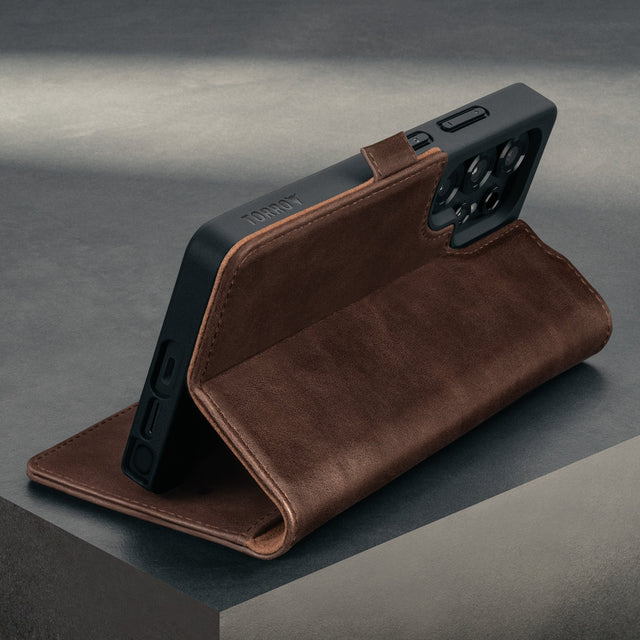Stand function of the Dark Brown Leather Case for Galaxy S25 Ultra