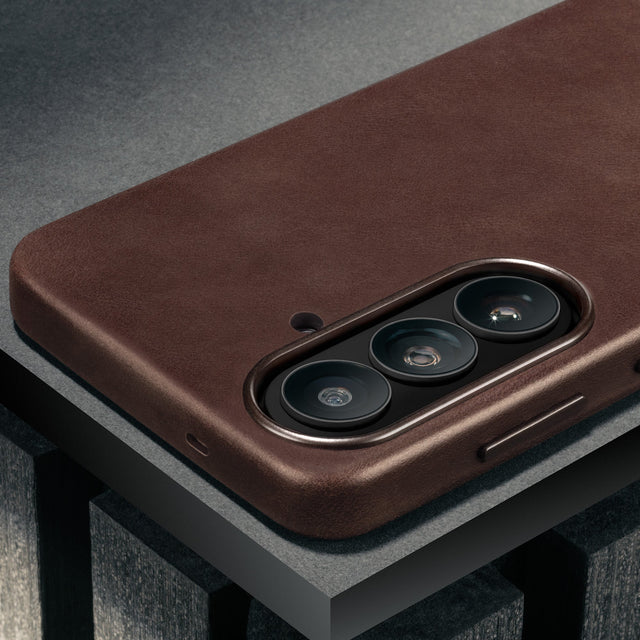 Camera cutout on the Dark Brown Leather Bumper Case for Galaxy S26