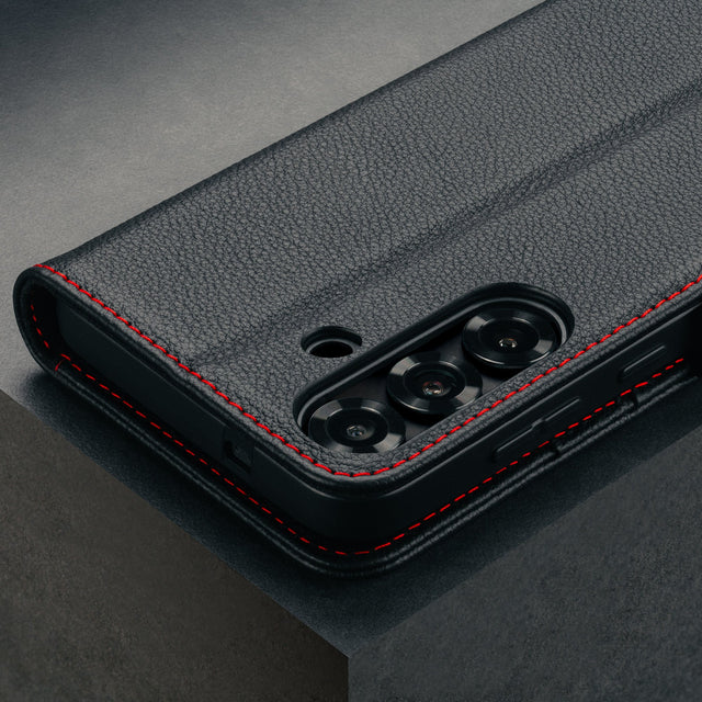 Camera cutout of the Black with Red Detail Leather Case for Galaxy S25 FE